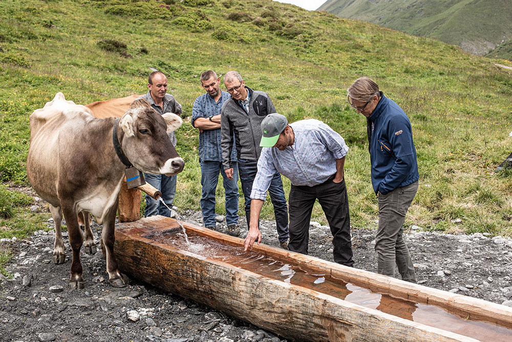 Inaugurazione del nuovo abbeveratoio sulla Grossalp Safien.